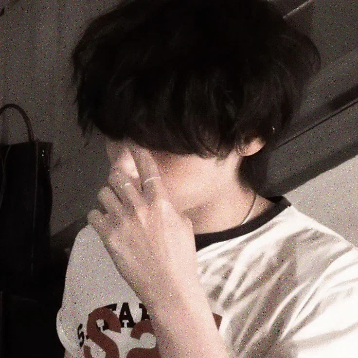 Huening Kai ༉‧+ ̊.