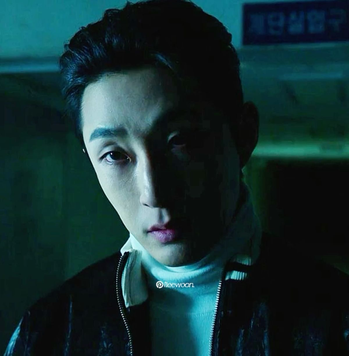 ATTACHED | Na Baek-jin θρ