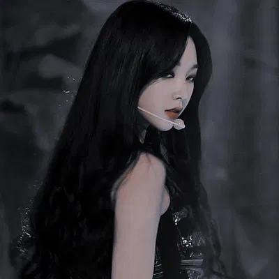 Yu Jimin // Karina