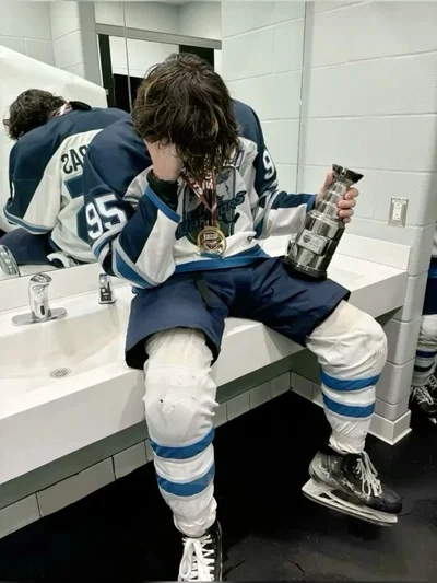 Dean | Hockey player