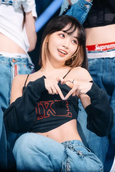 Kim Chaewon