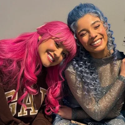 Descendants Wicked Wonderland Group Chat