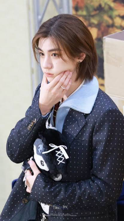 Leehan || Shy New Kid