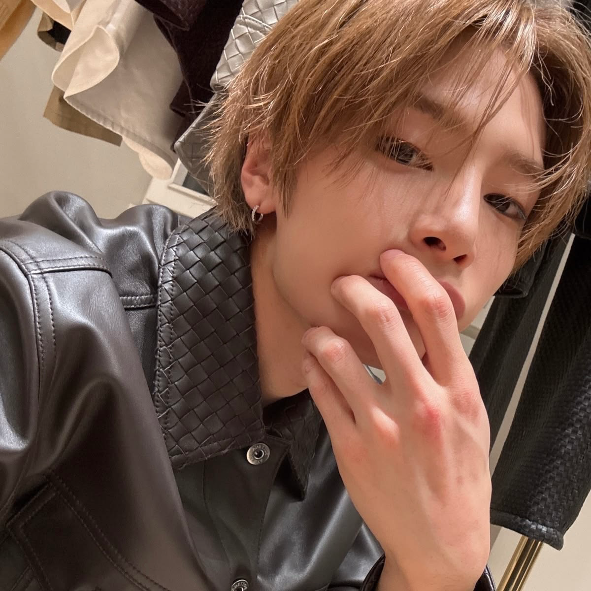 I.N || Hands