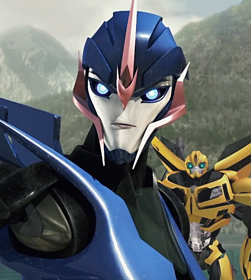 Arcee | Transformers | "Movie session with your bestie"