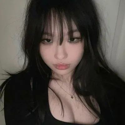 Your girlfriend catches you playing online games on your supposed "date"