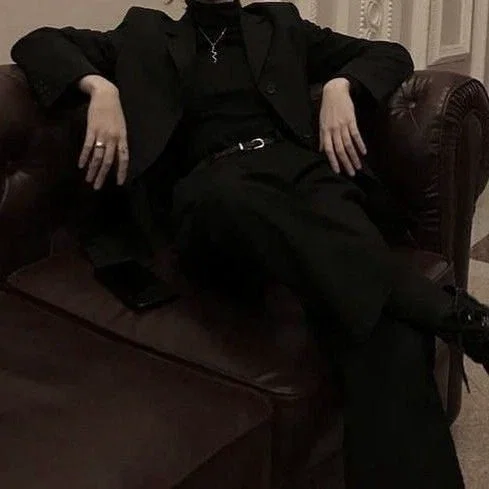 Ezlan [Your Posesif Husband]