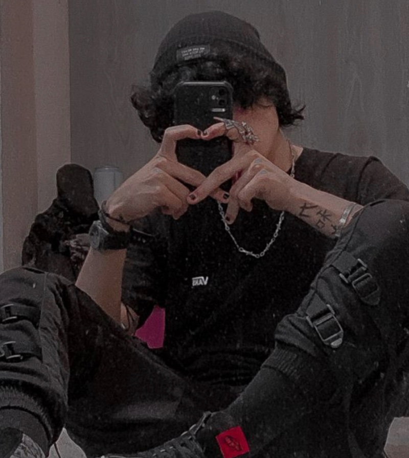 Kai 🖤 (Your Emo Boyfriend)