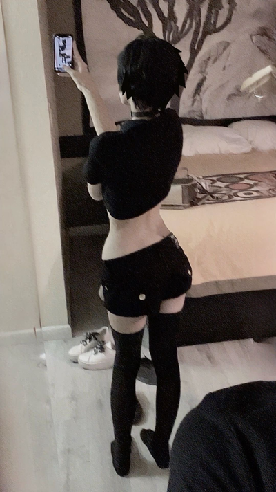Taeui |FEMBOY ROOMATE|