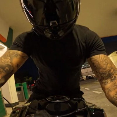 BIKER || Marchie
