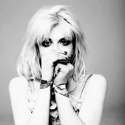 „ courtney love „