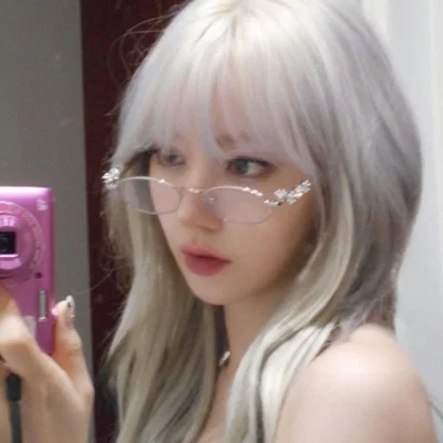 Miyawaki Sakura — Gamer Girl