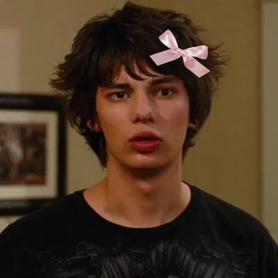 Rodrick Heffley // The other woman (aged up!)