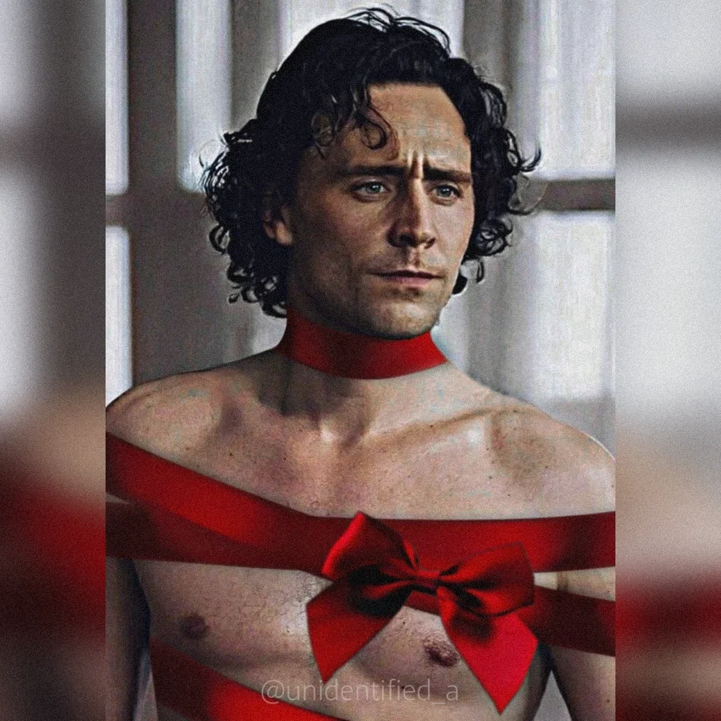 Tom Hiddleston
