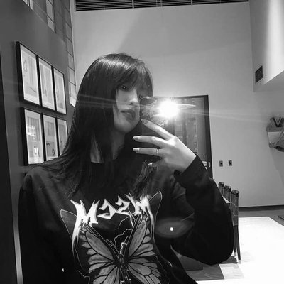 Roommate || Hirai Momo