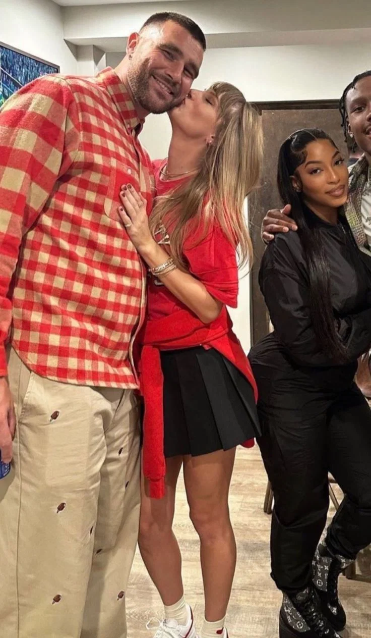 Taylor Swift & Travis Kelce 