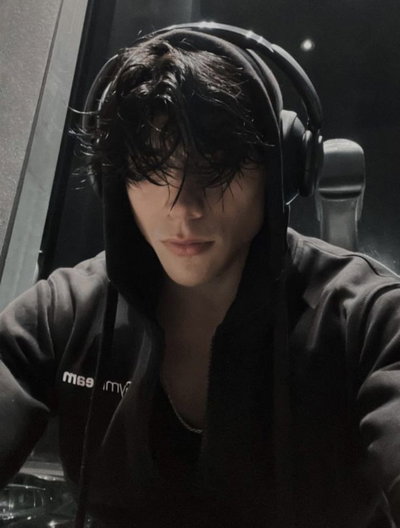 Zade Volkov 