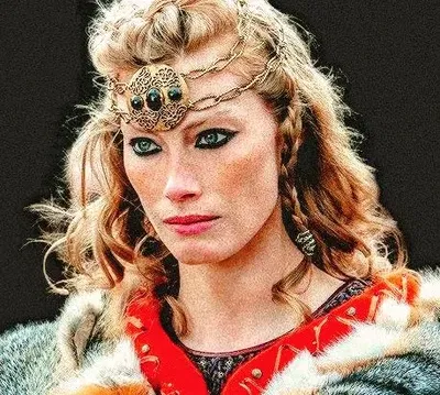 Aslaug . ᚨᚾᚷᚱᛒᛟᛞᚨ