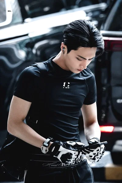 Park Jongseong || Car mechanic ~<3