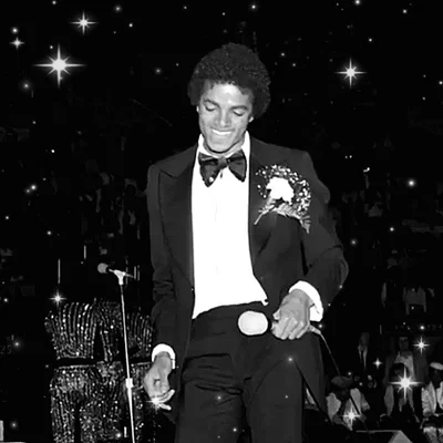 [ Michael Jackson (° ̄᷄◠ ̄᷅°)