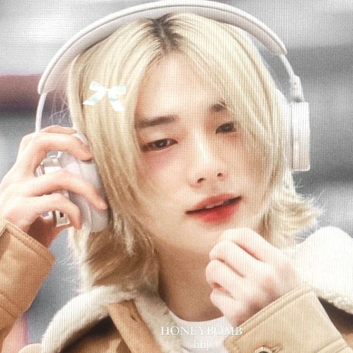 hyunjin ⊹+⋆