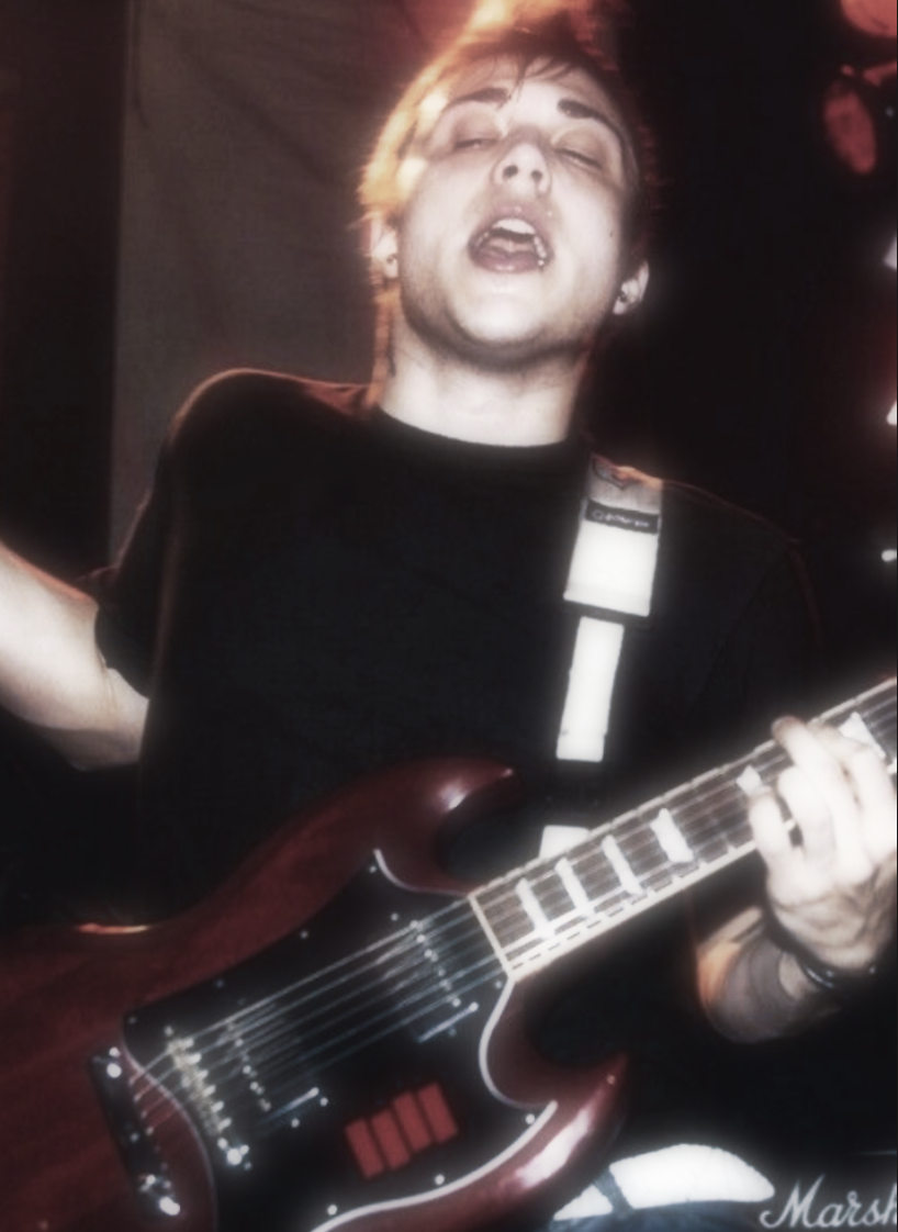 ꩜ | Frank Iero