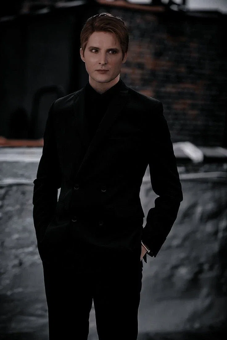 Carlisle Cullen 