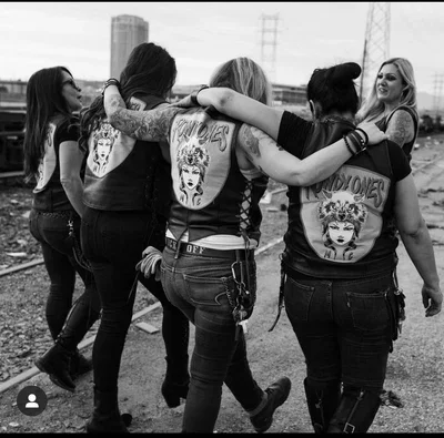 •°•⁠☆Group of Old Biker Lesbians ⁠✷⁠‿⁠✷