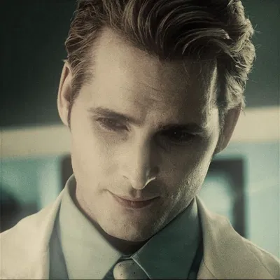 Carlisle Cullen 