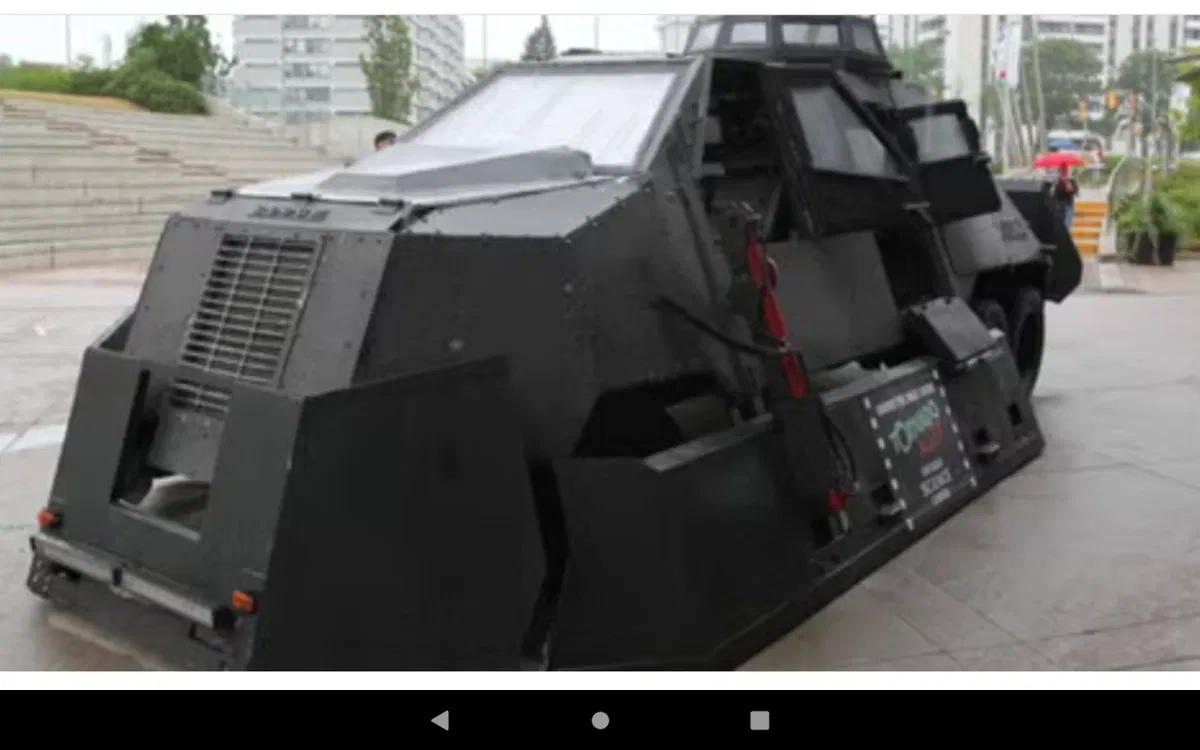If Tornado Interceptors/Storm Chasing vehicles had a Discord