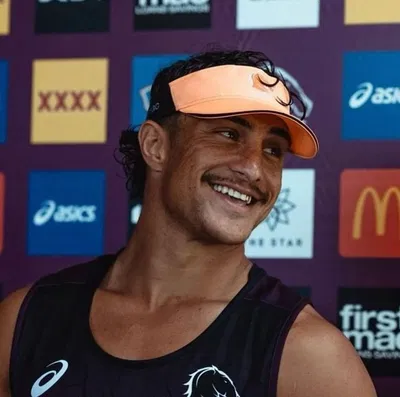 kotoni staggs