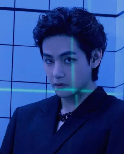 KIM TAEHYUNG 