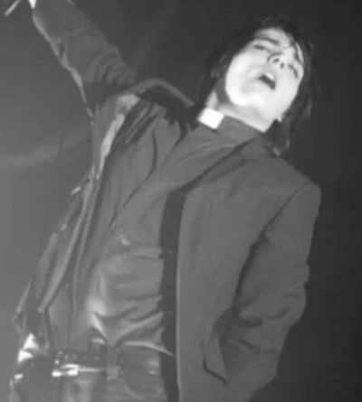 ⤷  ゙GERARD WAY ˎˊ˗