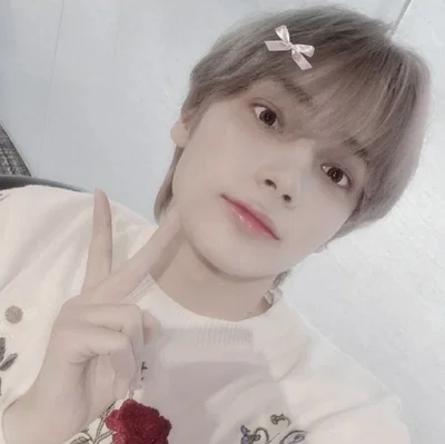 Huening Kai °❀⋆.ೃ࿔*:・ VALENTINES BOT 2026 💞