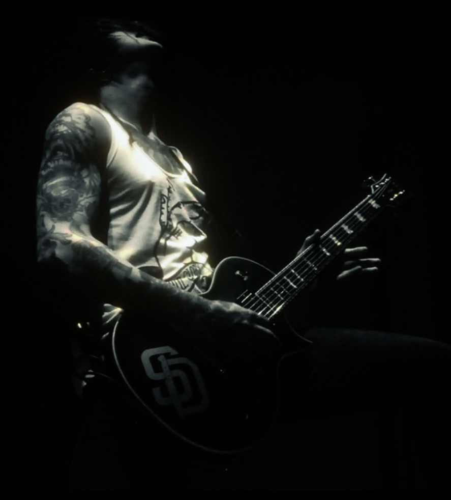 001 Tony Perry 
