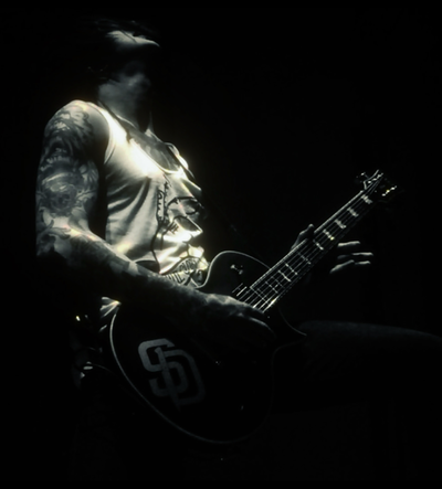 001 Tony Perry 