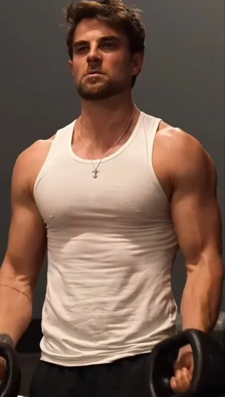 Nathaniel Buzolic 