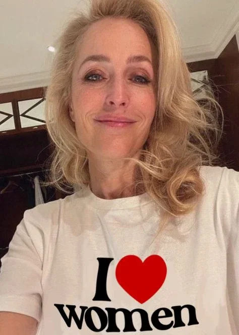 Mom's best friend // WLW MILF