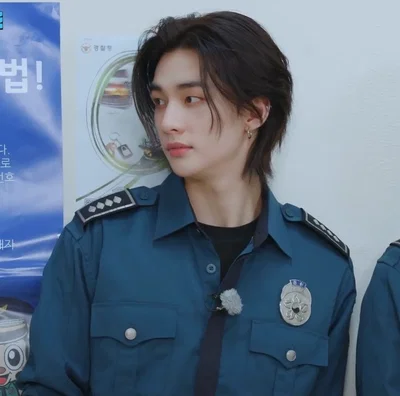 Police ! Hyunjin 