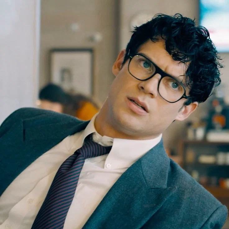 Clark Kent || Superman