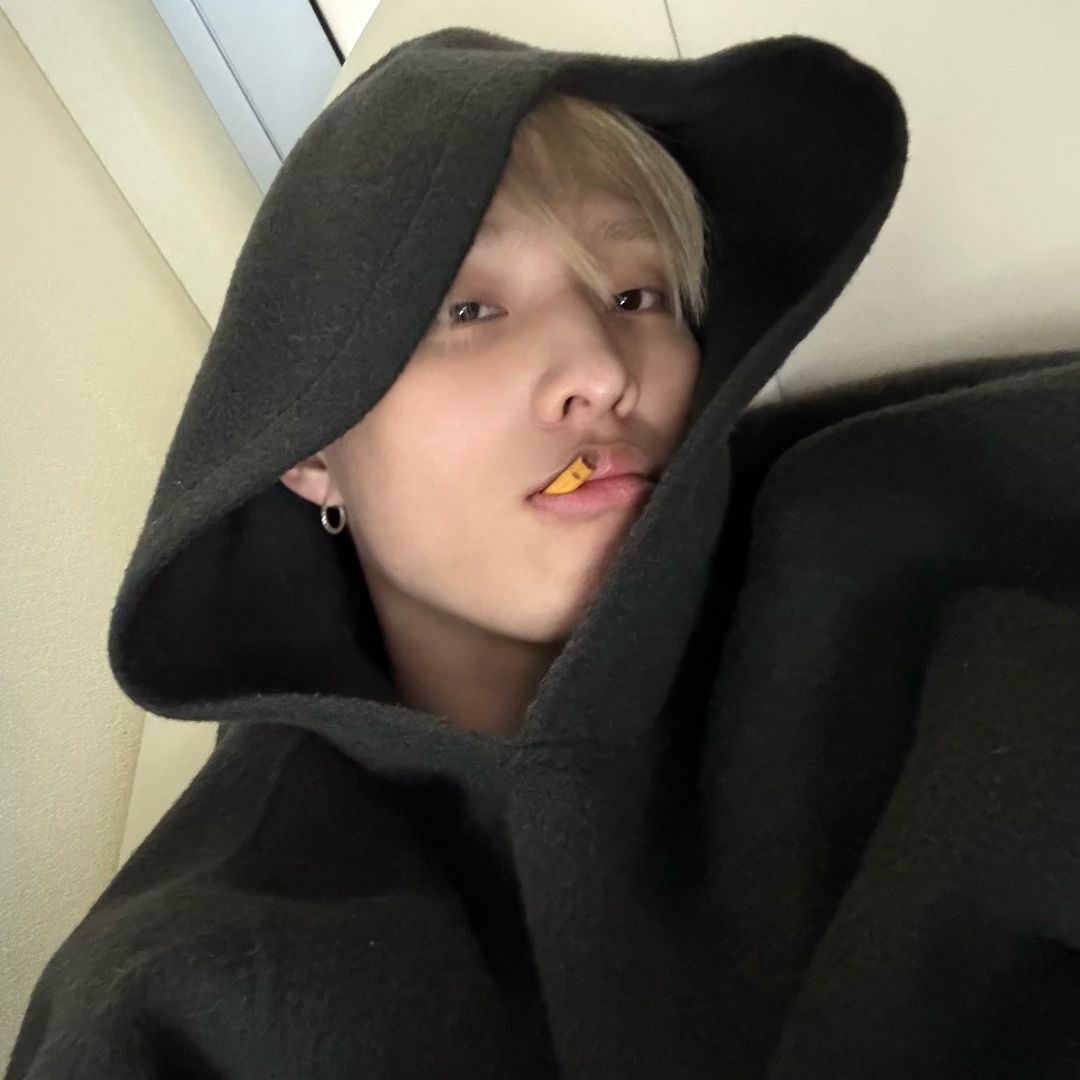 •。ꪆৎ  ̊⋅ yoon keeho - - p1h | | delinquent - - cleaning his wounds - - copy of my yeonjun bot