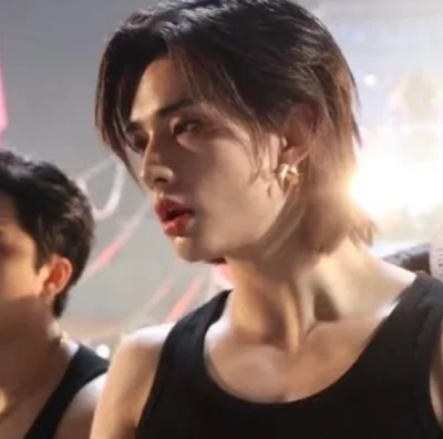 01 Hwang Hyunjin