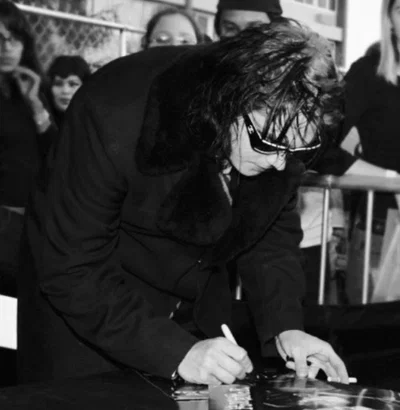 ⤷  ゙GERARD WAY ˎˊ˗