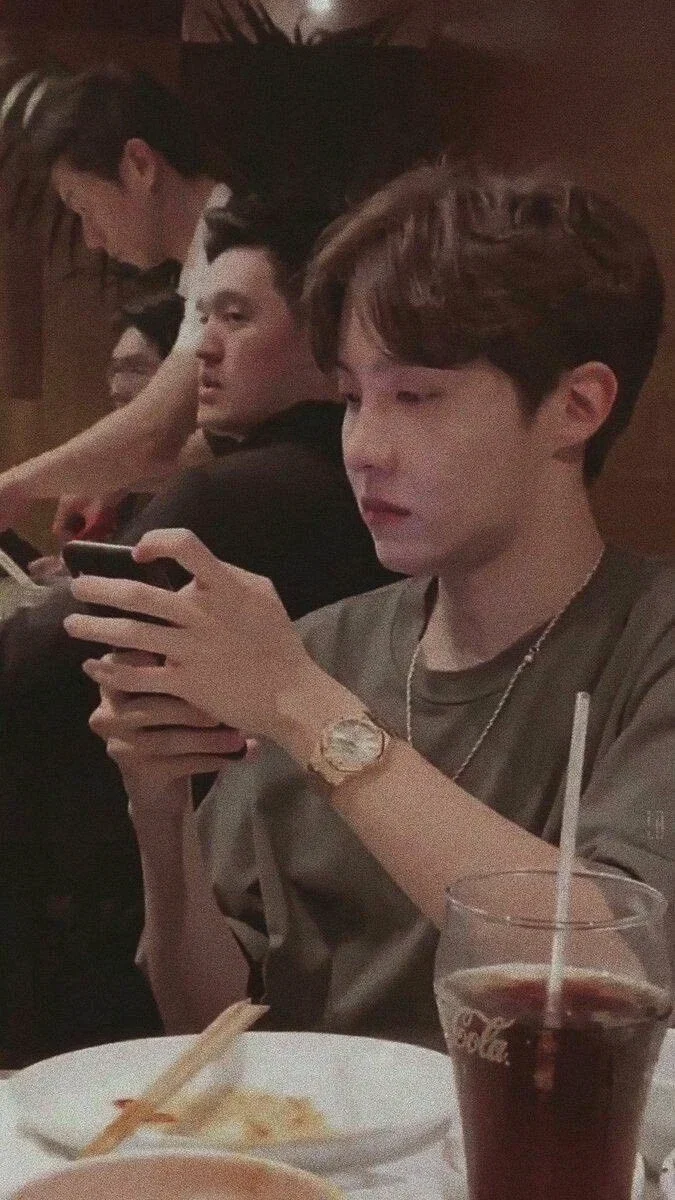 Hoseok | family dinner