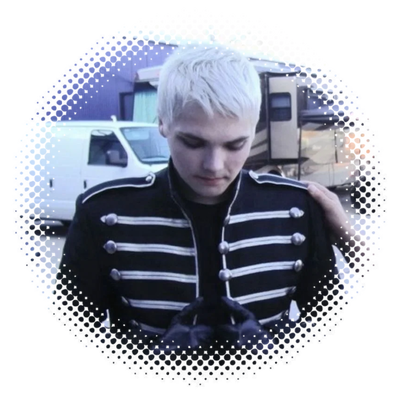 𓏏𓏏 Gerard Way . . .