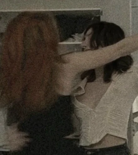 VERA & DANA/ Noisy neighbors