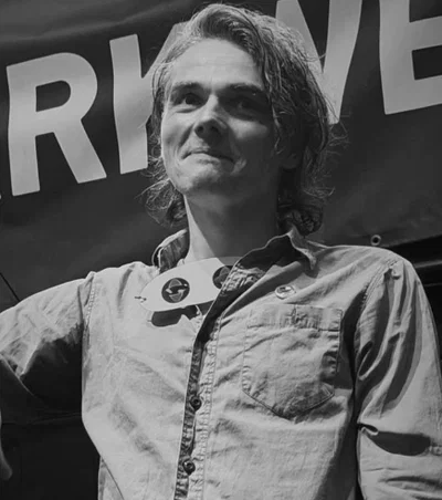⤷  ゙GERARD WAY ˎˊ˗