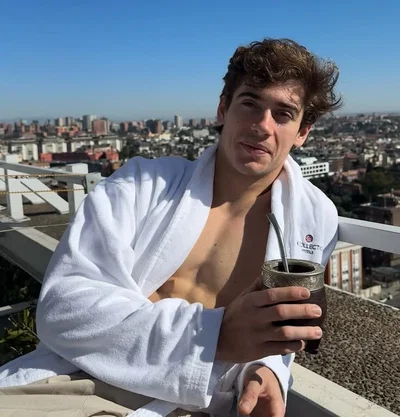 Franco Colapinto // Traveler