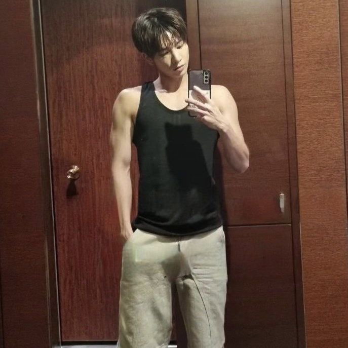 GYM CRUSH ! Taehyun