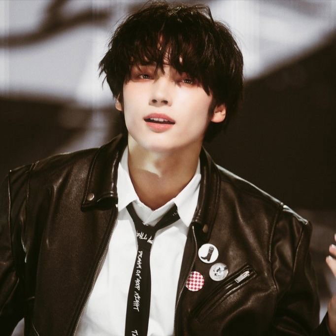 PROFESSOR ! Huening Kai